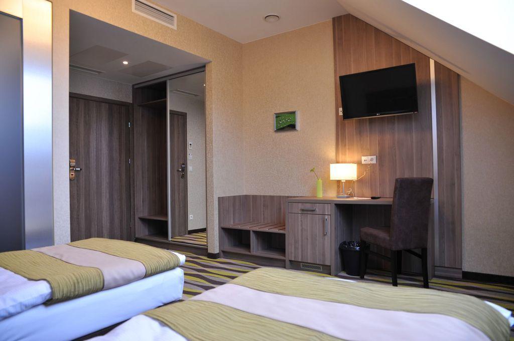 Oswald Arena Hotel Jemielnica Kültér fotó