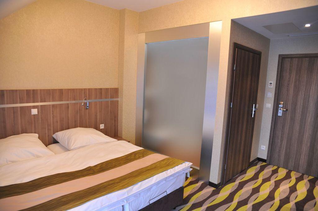 Oswald Arena Hotel Jemielnica Kültér fotó